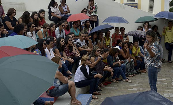 Professores municipais são ignorados pelo prefeito de Poções